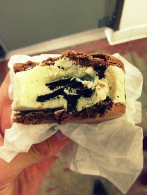 Macaron Sandwich con helado de Cookies and Cream_Milk (2) picasa