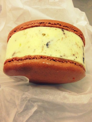 Macaron Sandwich con helado de Cookies and Cream_Milk picasa