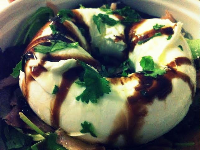 Ensalada de queso y salmón