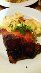 Confit de canard con gratin dauphinois