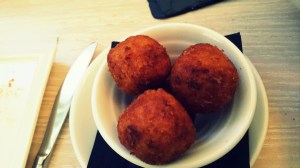 Croquetas de pollo asado