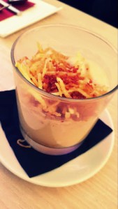 Huevo trufado con patatas y jamón