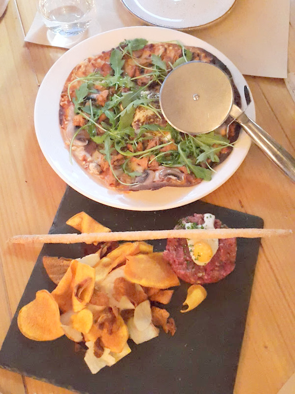 Steak tartar con huevo de codorniz