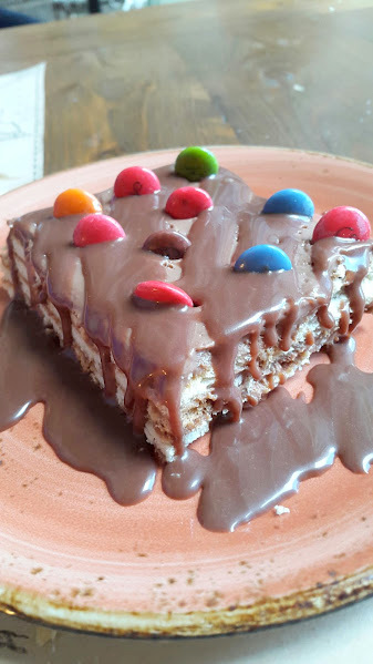 ¡Feliz Cumpleaños! Tarta de galletas maria con chocolate y lacasitos