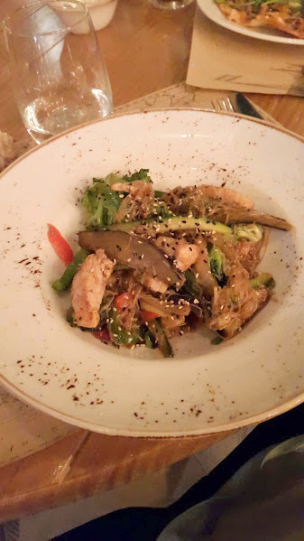 Wok de pechuga de pollo, verduras, noodles & salsa teriyaki