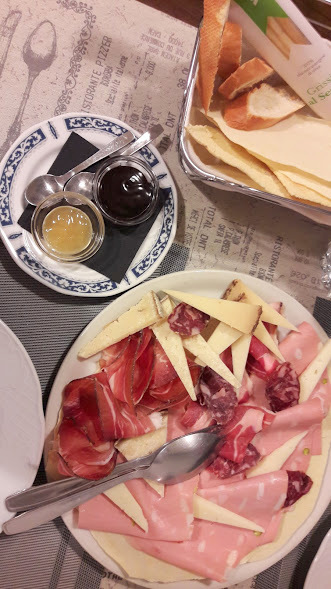 seleccion-de-quesos-y-embutidos