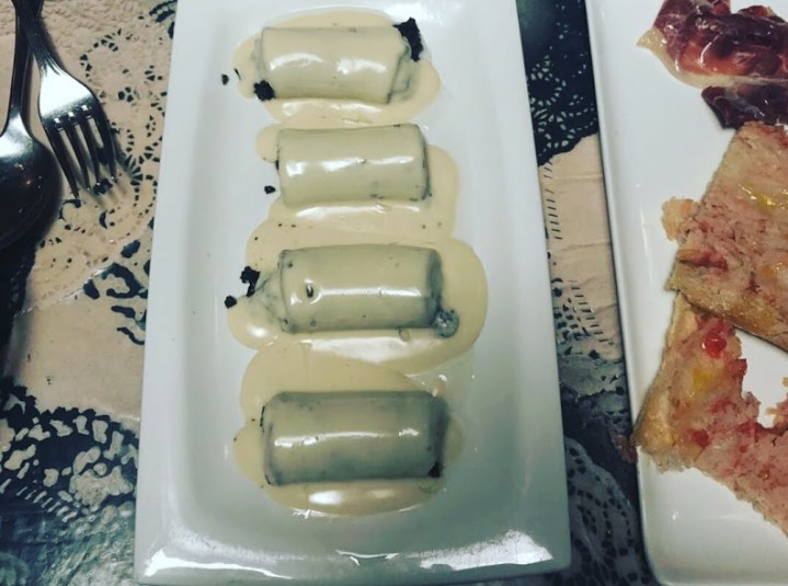 Macarrón relleno de butifarra negra (Macarró farcit de botifarra negra)