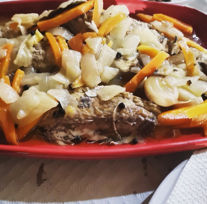 Caballa en escabeche