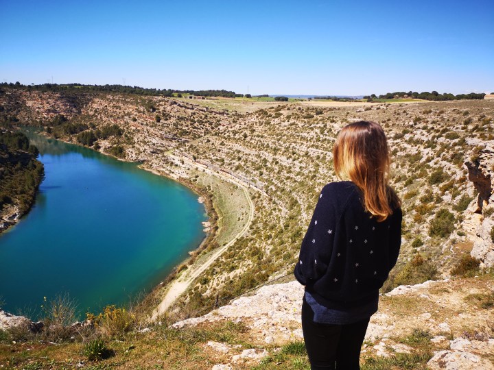 ALARCÓN con mayúsculas